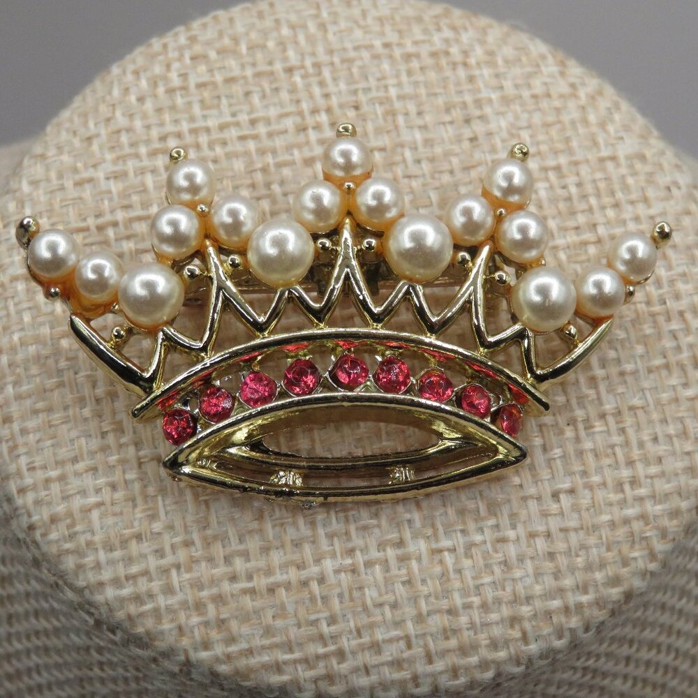 Vintage Faux Pearl Pink Rhinestone Accent Gold Tone Crown Brooch - Picture 5 of 8